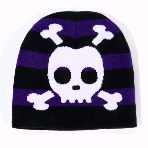 Skull and Crossbones Beanie - Picture 1 of 3